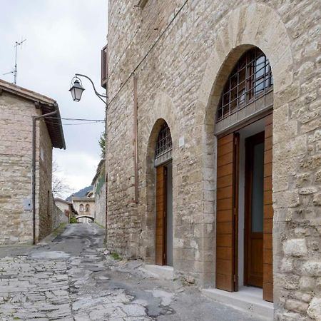 Casa Falcucci Губбіо Екстер'єр фото